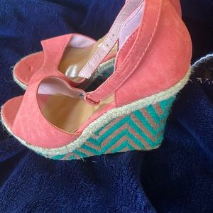 Ladies fun wedges sz7